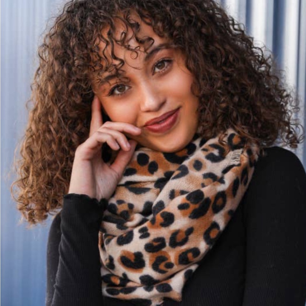 Basic Leopard Print Infinity Scarf